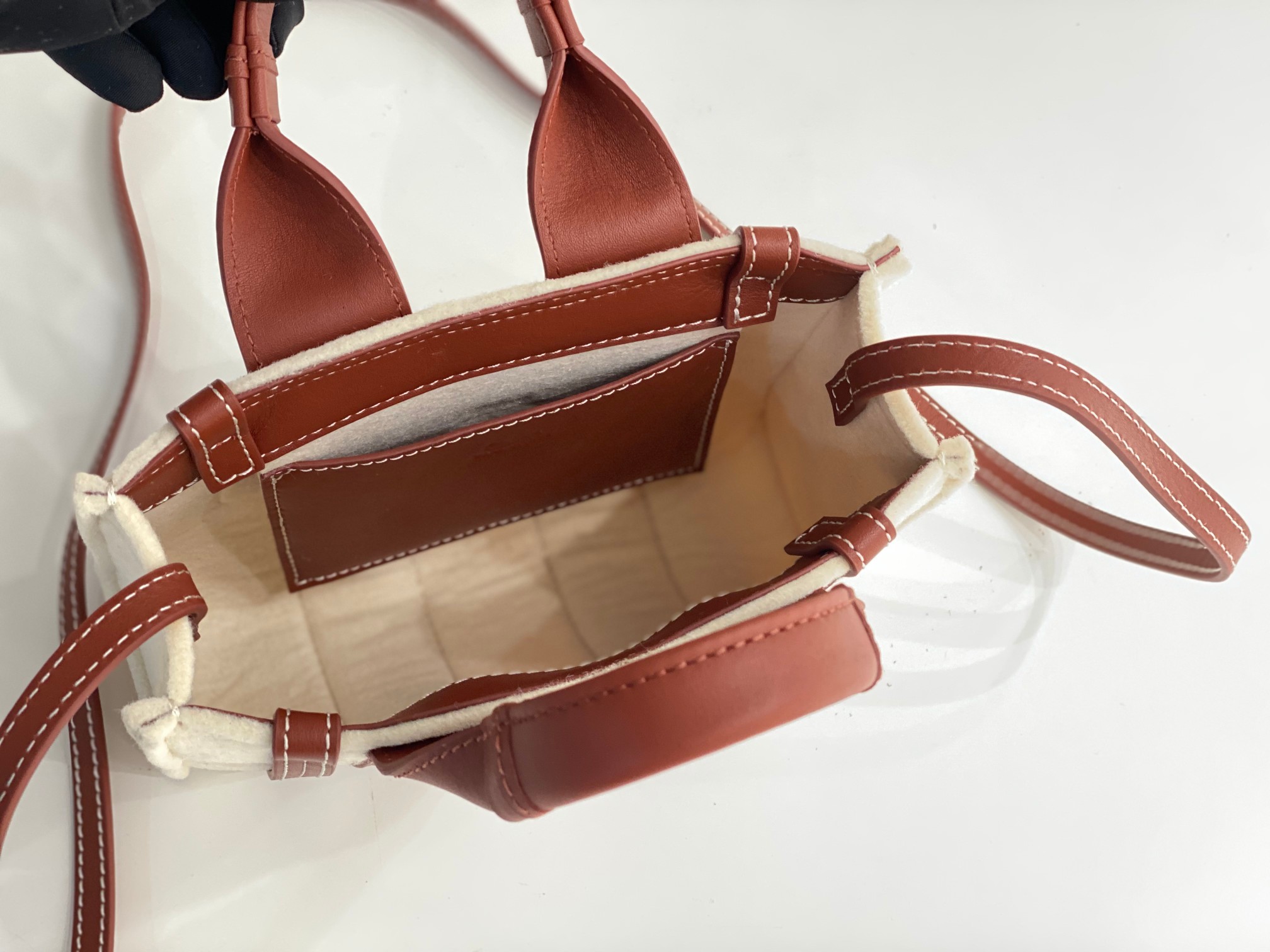 Chloe Mini Woody Tote Bag In Linen
